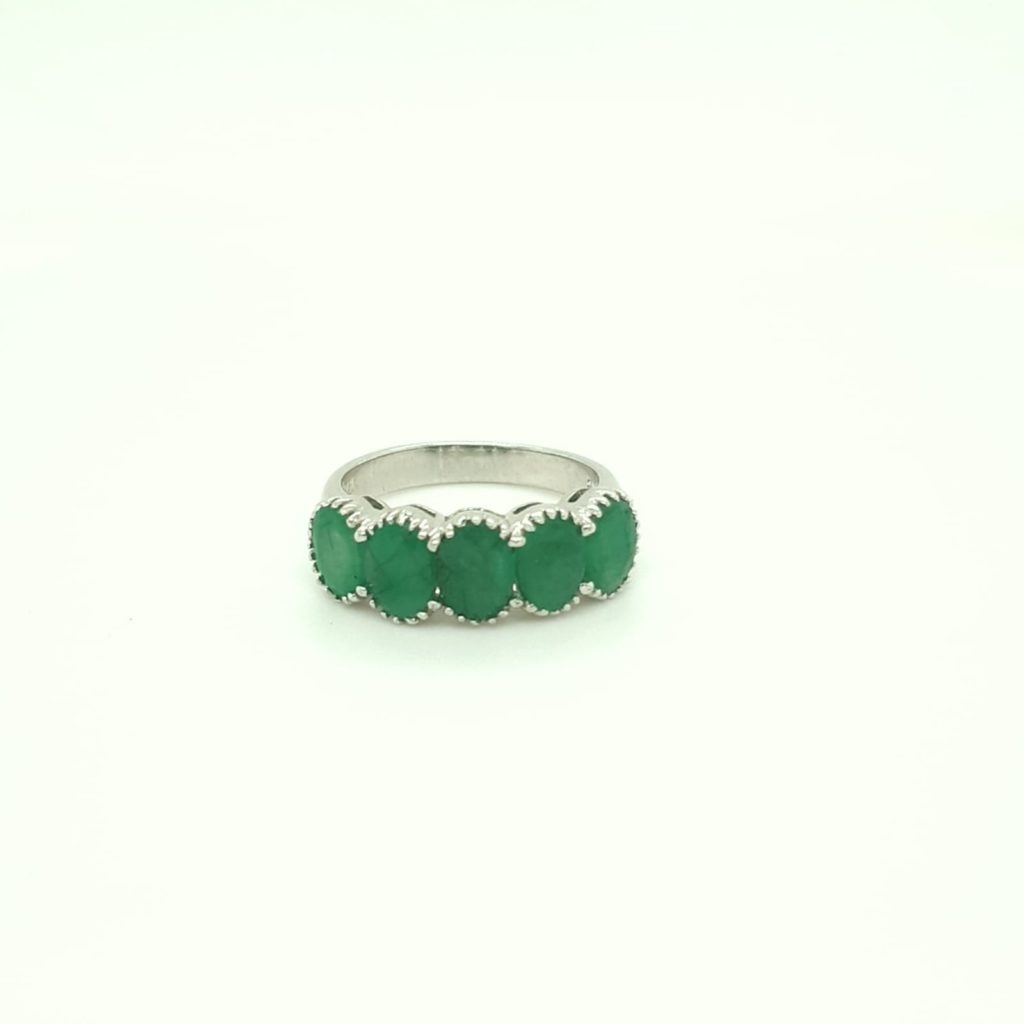 EMERALD RING – WITH 5 NATURAL EMERALDS TOTAL 7 ct