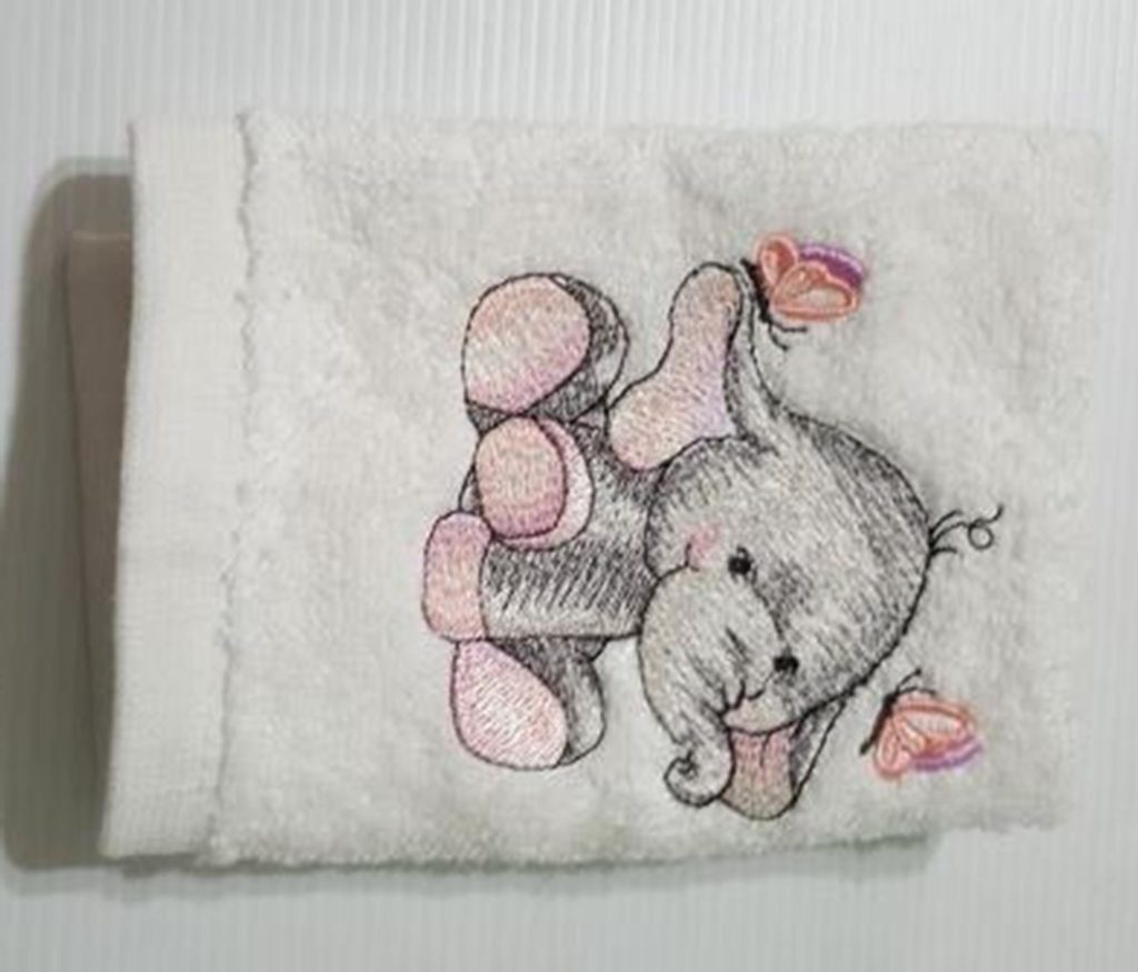 EMBROIDERED BATH TOWEL AND WASHER SET