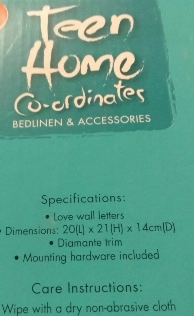 TEEN HOME CO-ORDINATES SHELVES IN LOVE WALL LETTERS