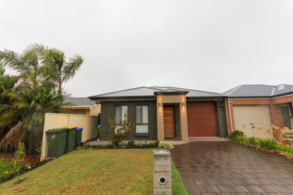 PROFESSIONAL REAL ESTATE PHOTOGRAPHY & VIDEOGRAPHY