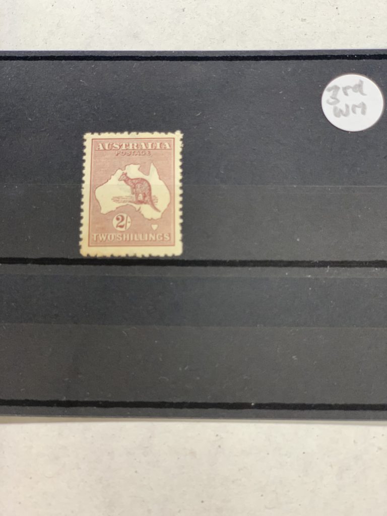 (QS3) Australia 2/- Maroon Kangaroo Stamp