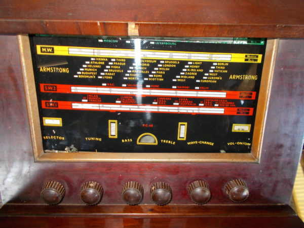 VINTAGE VERY CLASSY RADIOGRAM ARMSTRONG RADIO COLLARO TURNTABLE $3250