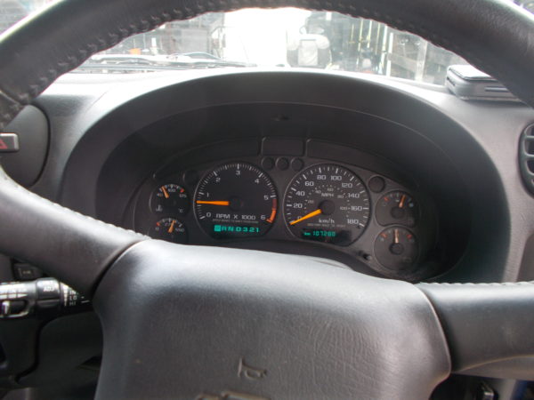 CHEVY BLAZER 2000 MODEL 4WD V6 4 SPD AUTO IN VERY GOOD CONDITION QLD REGO RWC $9,500