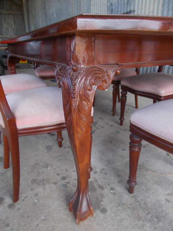 ANTIQUE MAHOGANY DINING TABLE CLAW & BALL FEET & 6 CHAIRS $1350
