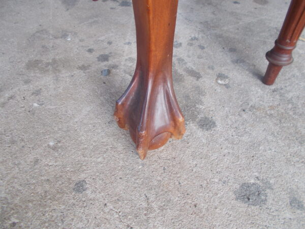 ANTIQUE MAHOGANY DINING TABLE CLAW & BALL FEET & 6 CHAIRS $1350