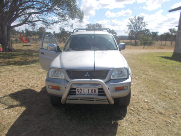 MITSUBISHI TRITON GLX-R 09/2005 TWIN CAB V6 AUTO 4WD RWC QLD REGO $8500 O.N.O