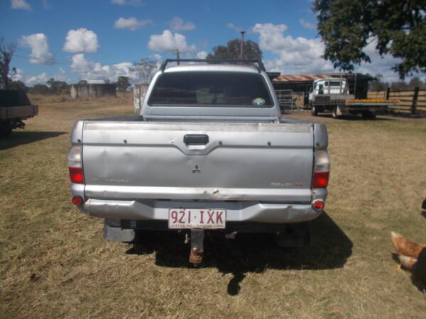 MITSUBISHI TRITON GLX-R 09/2005 TWIN CAB V6 AUTO 4WD RWC QLD REGO $8500 O.N.O