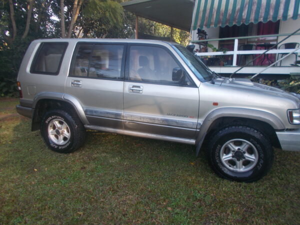 HOLDEN JACKAROO 3.00LT TURBO DIESEL 5 SPD MANUAL 7-SEATER WAGON $8500