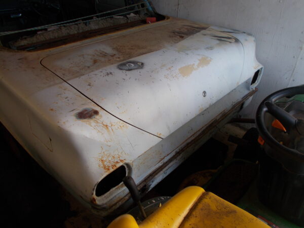 2 X 1963 HOLDEN EJ SEDANS ONE HAS NO RUST THE OTHER RUSTY PARTS CAR $12000