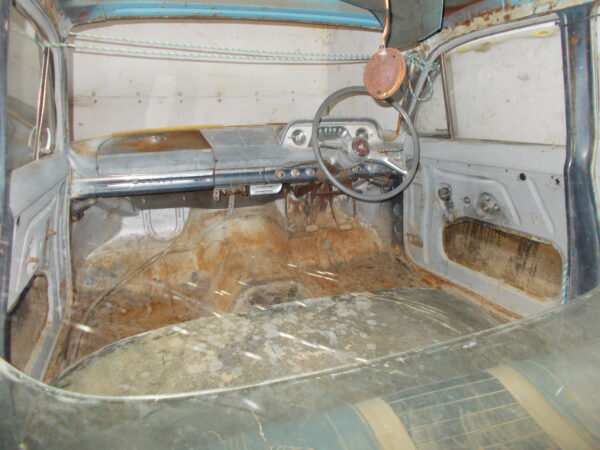 2 X 1963 HOLDEN EJ SEDANS ONE HAS NO RUST THE OTHER RUSTY PARTS CAR $12000